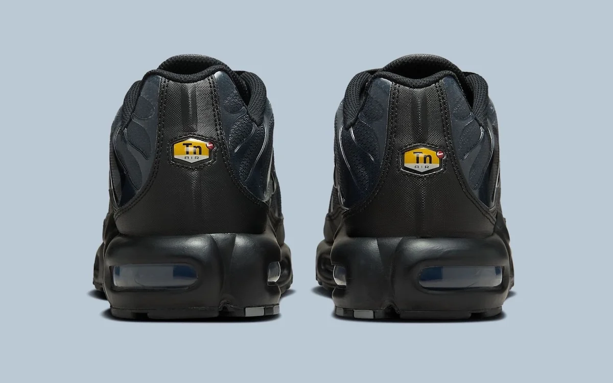 Nike Air Max Plus x PSG 5 Nike Air Max Plus reçoit un traitement furtif PSG avant les quarts de finale de la Ligue des champions