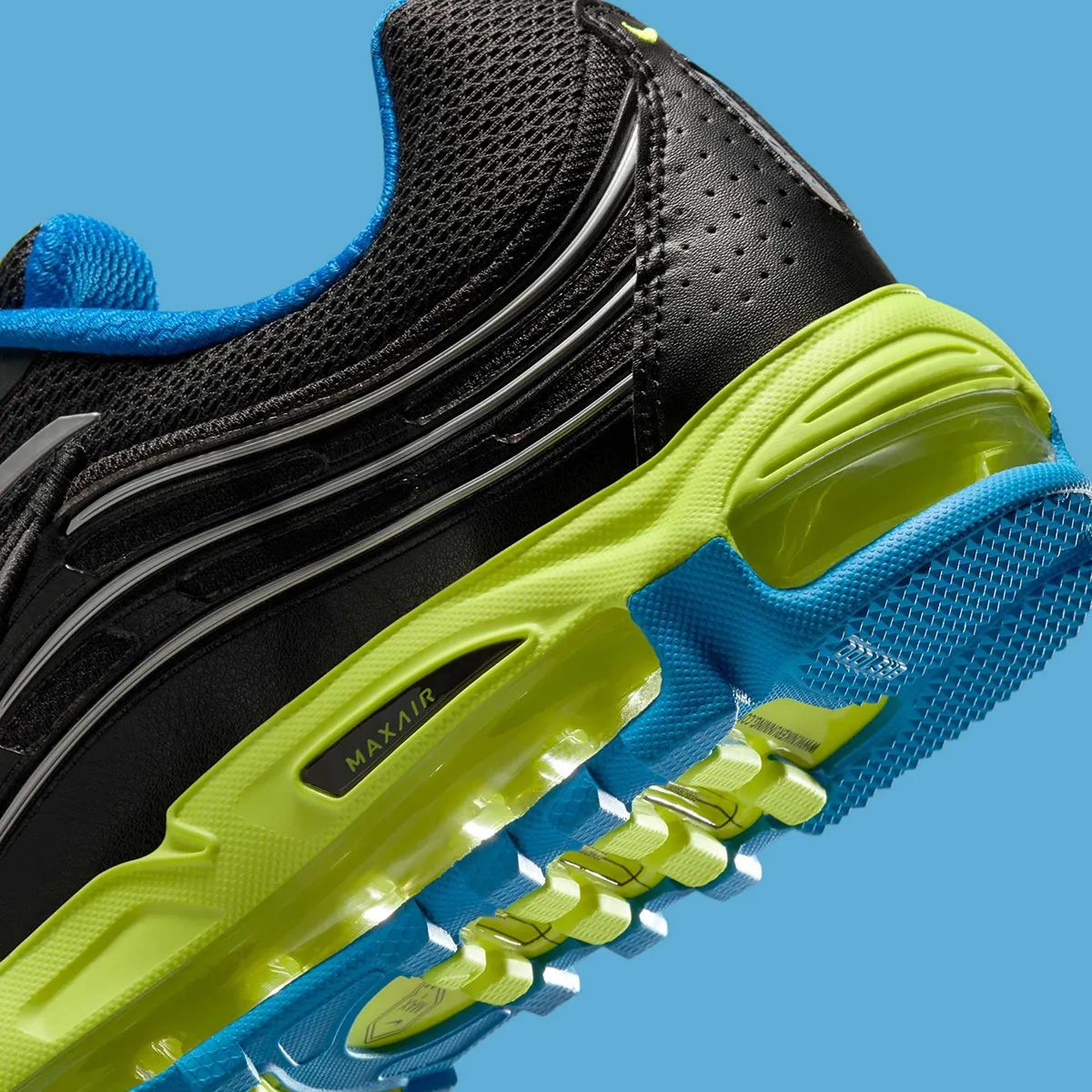 Nike Air Max TL 2.5 Baltic Blues Barely Volts 7 Ce coloris inédit de la Nike Air Max TL 2.5 va rendre fou les fans de sneakers Y2K !