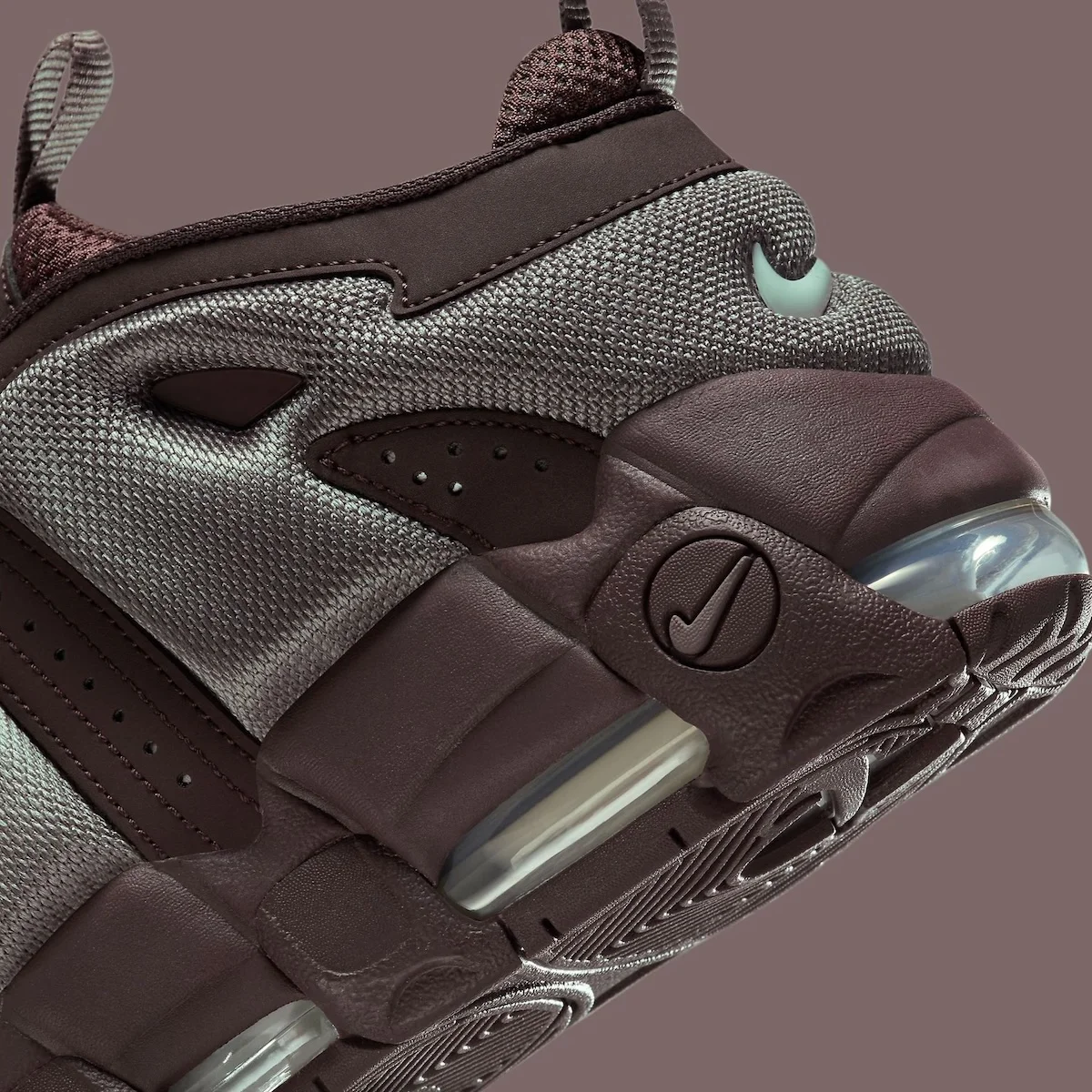 Nike Air More Uptempo Low Baroque Brown 6 La Nike Air More Uptempo Low « Baroque Brown » arrive cet automne