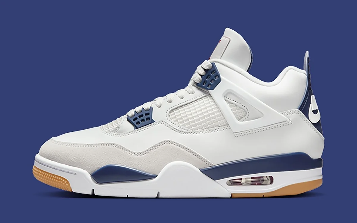 Nike SB x Air Jordan 4 Navy 1 Nike SB x Air Jordan 4 Navy confirme sa sortie sur SNKRS après son lancement dans les skateshops