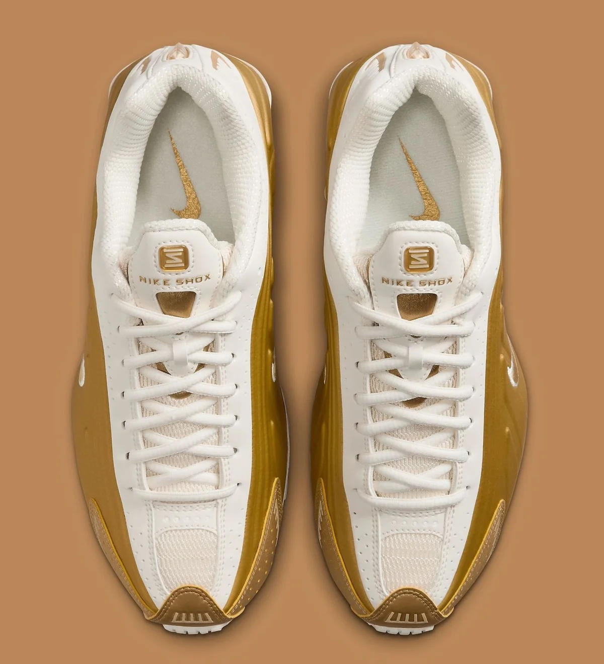 L’iconique Nike Shox R4 « Black and Gold » se métamorphose en version dorée !