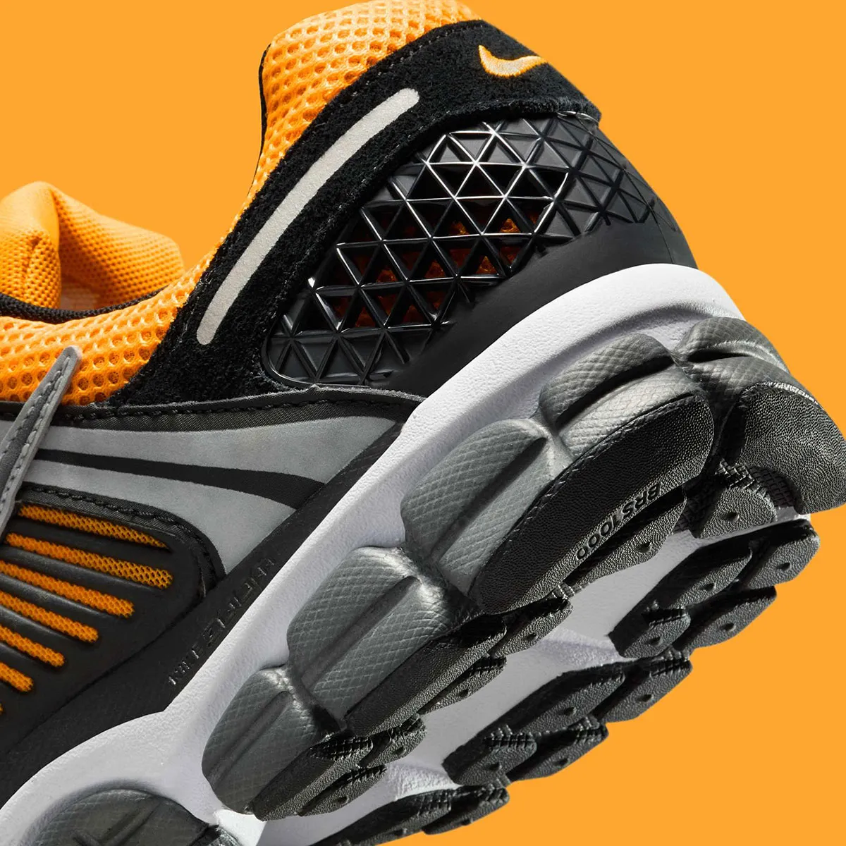 La Nike Zoom Vomero 5 « Sundial » apporte une touche estivale à la silhouette emblématique de la course à pied