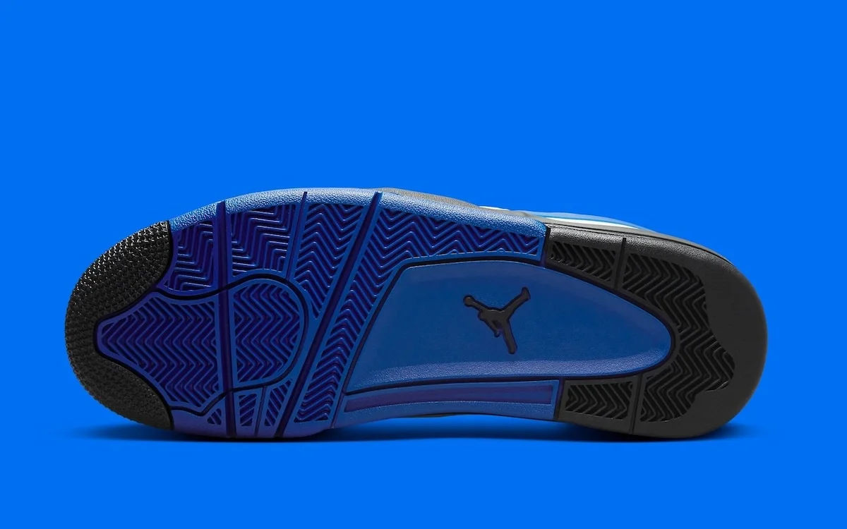 Air Jordan 4 RM Racer Blue 6 La Air Jordan 4 RM « Racer Blue » revisite le design classique avec une touche moderne