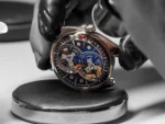 GENUS GNS Time2Race 0 GENUS GNS Time2Race propose une course automobile sans fin sur votre poignet