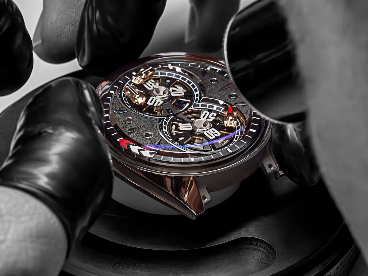 GENUS GNS Time2Race 2 GENUS GNS Time2Race propose une course automobile sans fin sur votre poignet