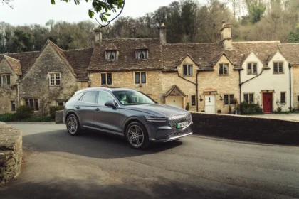 La nouvelle Genesis GV70 2025 frappe fort sur le marché des SUV premium