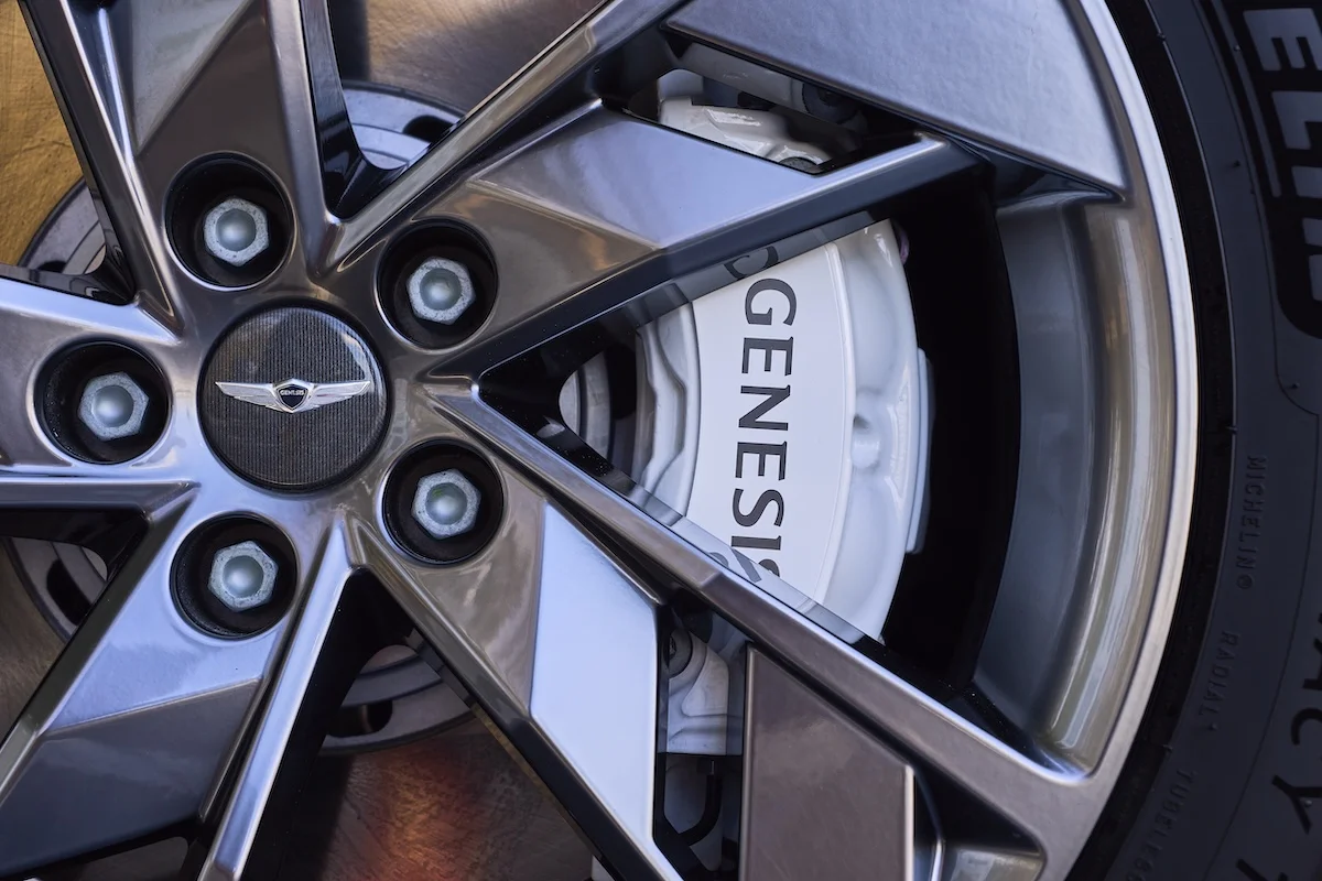 Genesis GV70 10 La nouvelle Genesis GV70 2025 frappe fort sur le marché des SUV premium