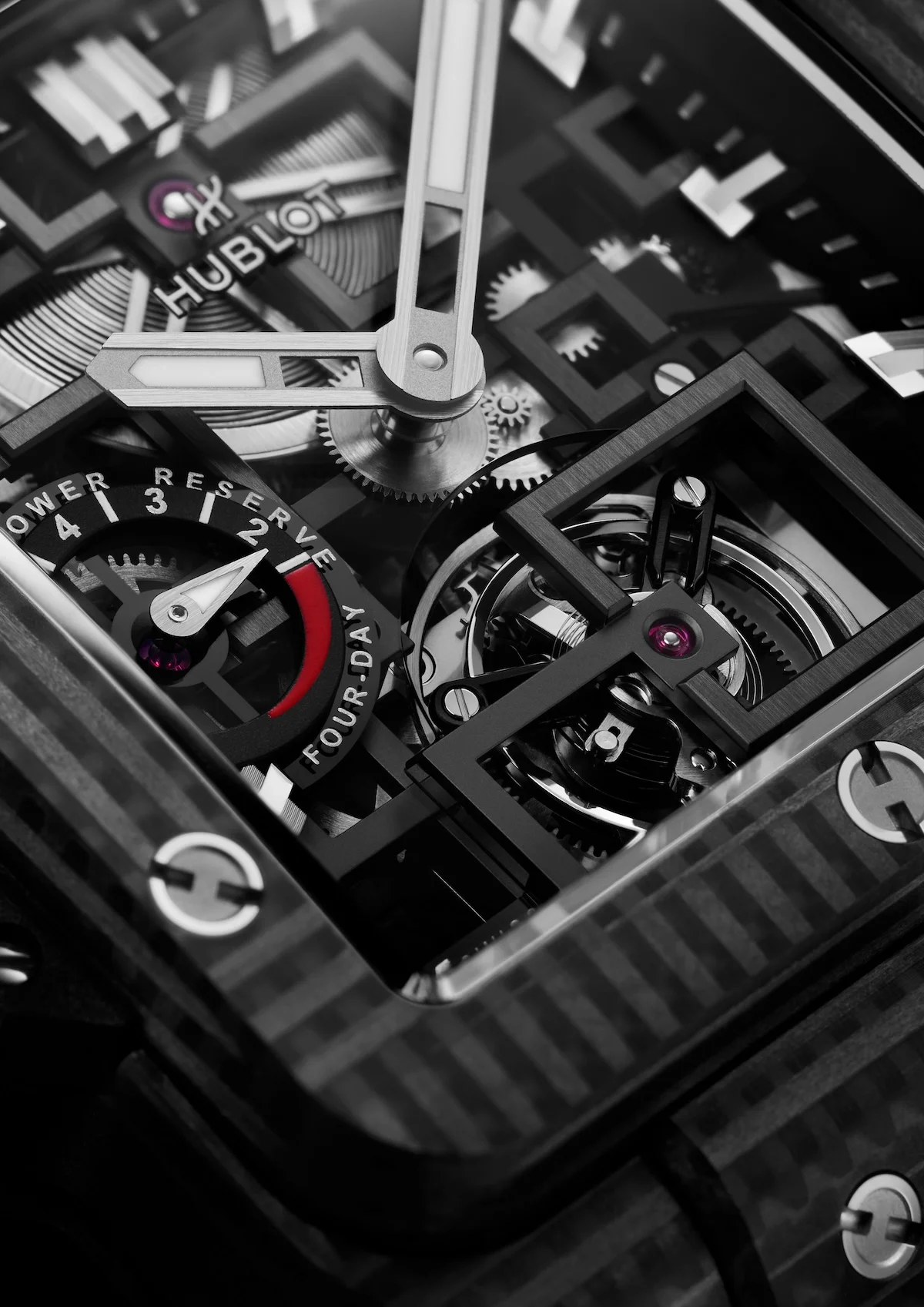 Hublot Square Bang Tourbillon 4 Day Power Reserve 3 Hublot dévoile la Square Bang Tourbillon 4-Day Power Reserve, avec un boîtier en carbone 3D