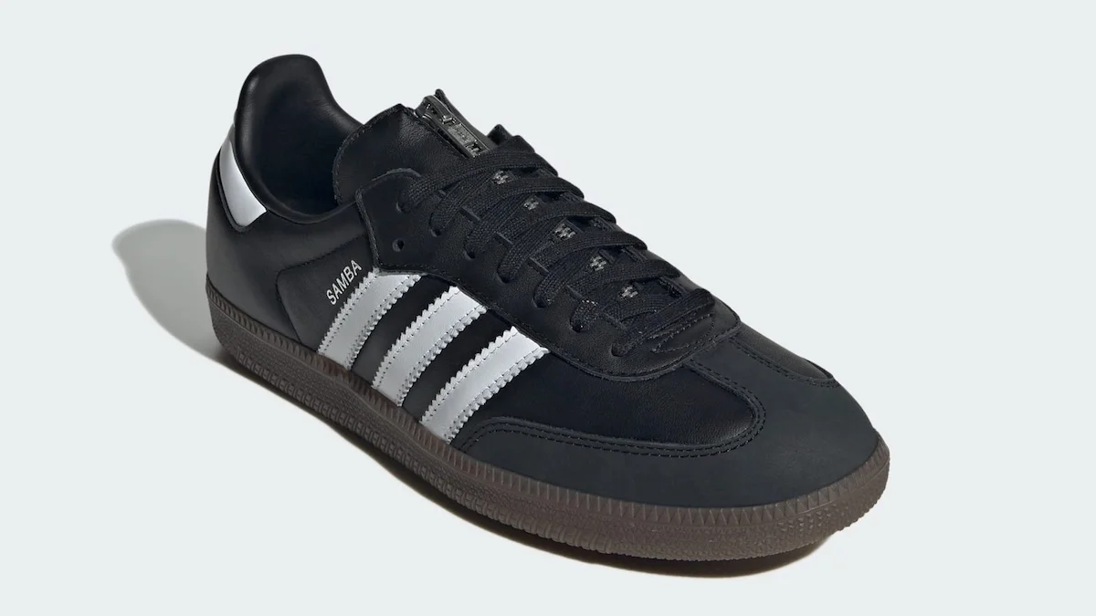 Jeremy Scott x adidas Originals Samba OG 1 Jeremy Scott revisite la adidas Samba avec une fermeture éclair inattendue