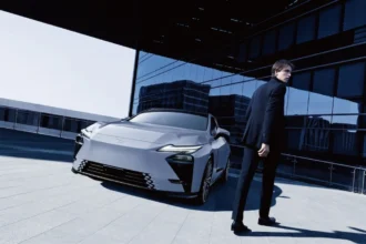 Avec sa nouvelle Lexus ES, le constructeur japonais transforme le segment des berlines premium