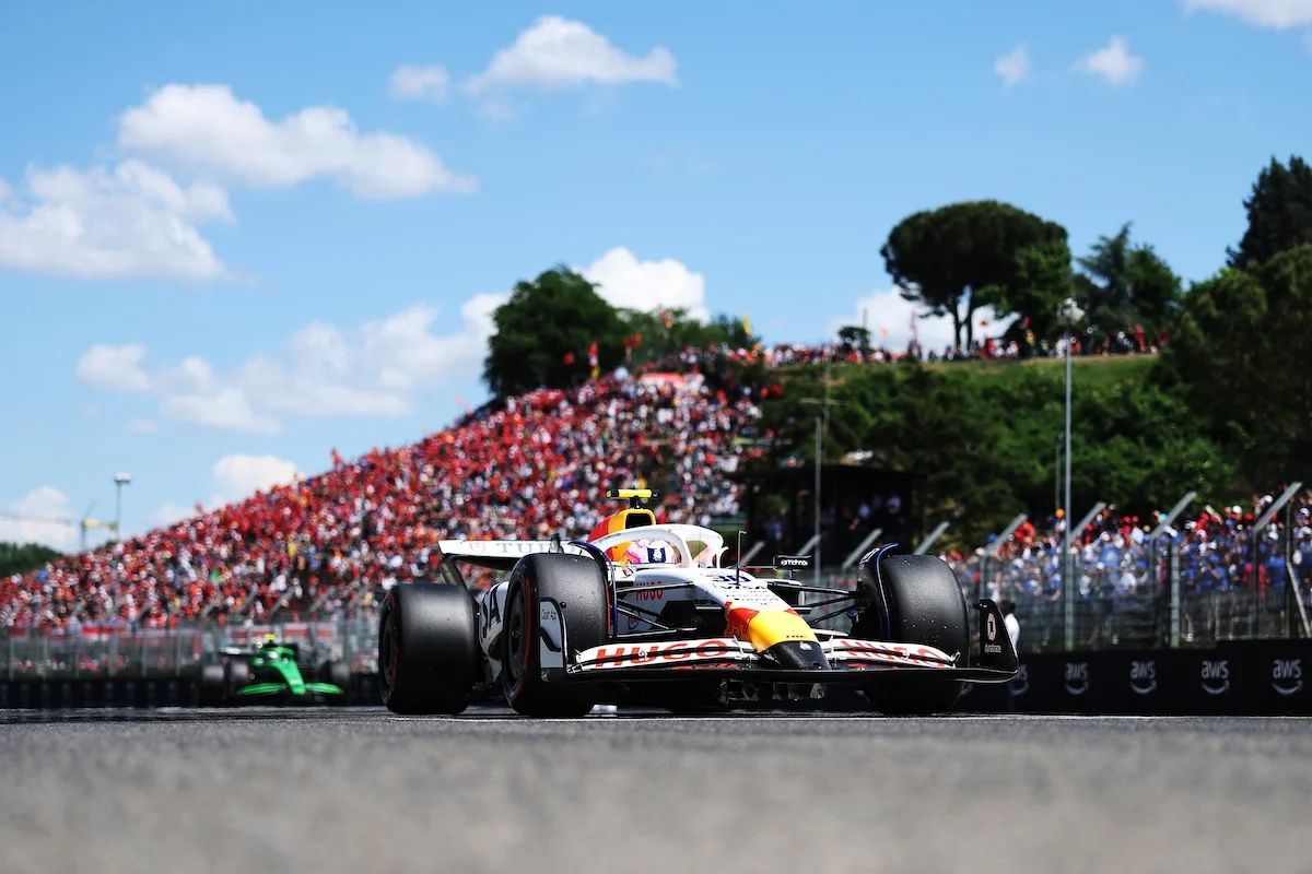 Max Verstappen Victoire Grand Prix dEmilie Romagne 1 Max Verstappen domine le Grand Prix d'Émilie-Romagne pour la quatrième fois consécutive