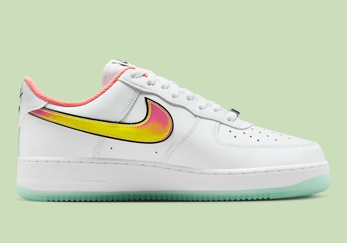 Nike Air Force 1 Low NY vs NY 2 La Nike Air Force 1 Low « NY vs. NY » apporte le style streetball à l'été 2025