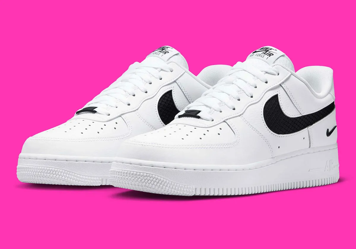 Nike Air Force 1 Nylon Swoosh 0 La Nike Air Force 1 « Nylon Swoosh » fait son retour dans une version noir et blanc attendue
