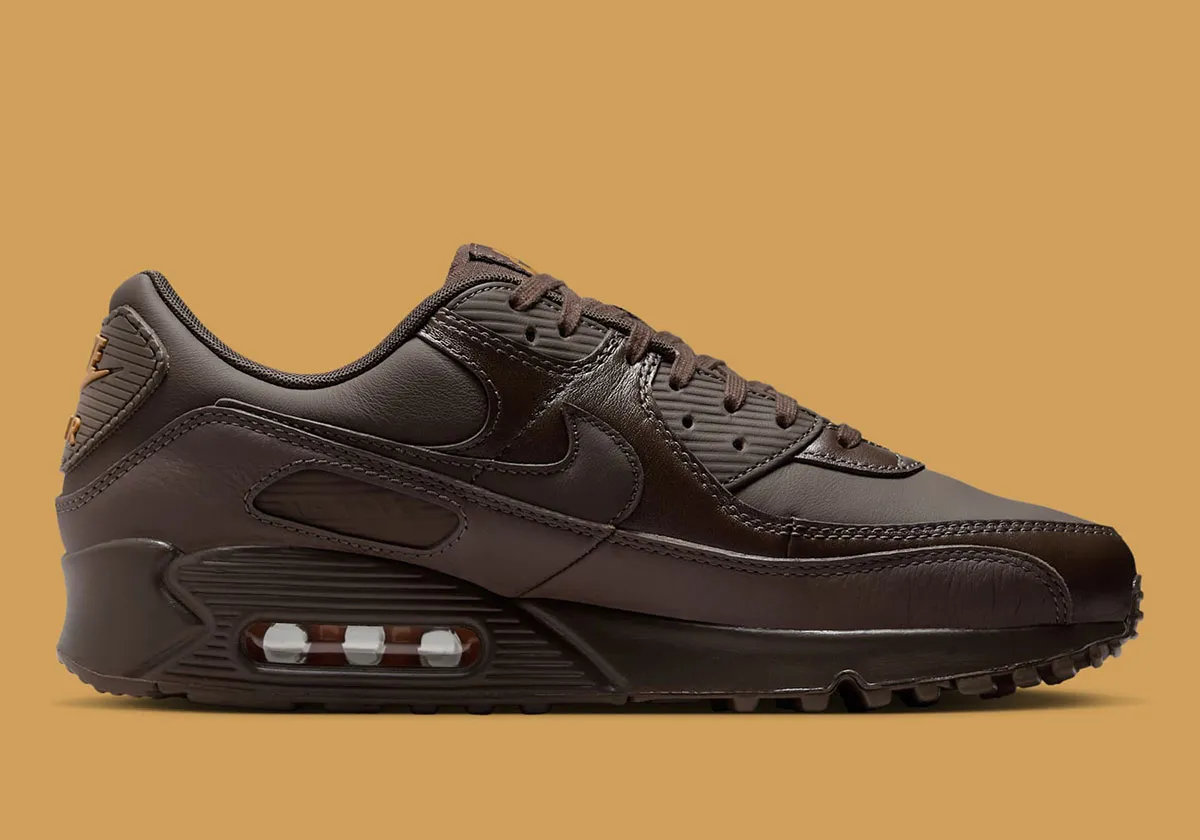 Nike Air Max 90 Baroque Brown 2 La Nike Air Max 90 « Baroque Brown » rend subtilement hommage aux héros du quotidien