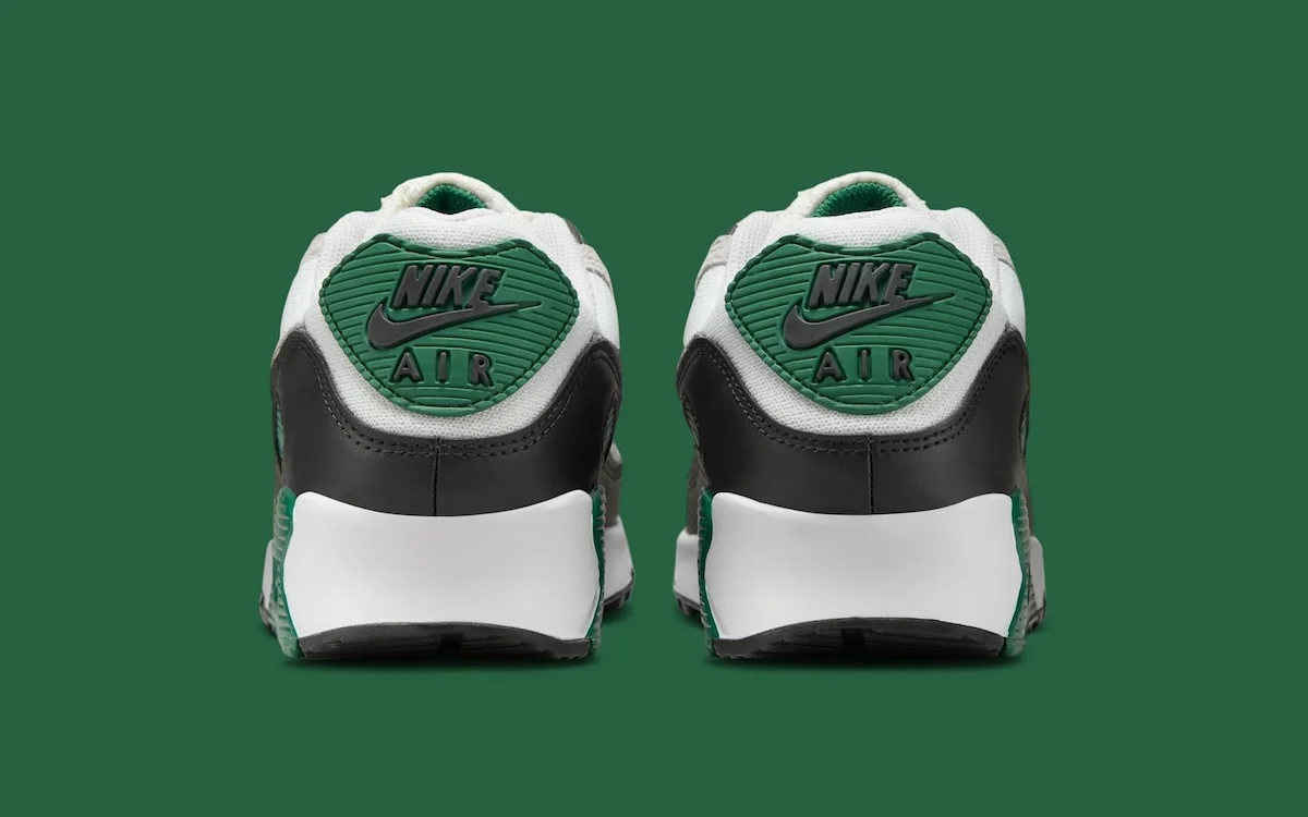 Nike Air Max 90 Evergreen Aura 4 La Nike Air Max 90 « Evergreen Aura » célèbre trois décennies d’héritage