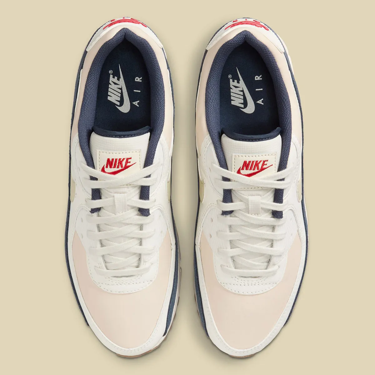 Nike Air Max 90 Thunder Blue 3 La Nike Air Max 90 « Thunder Blue » débarque avec une touche de fraîcheur estivale