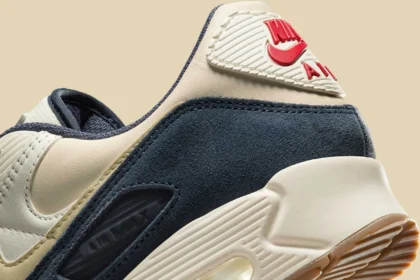 La Nike Air Max 90 « Thunder Blue » débarque avec une touche de fraîcheur estivale