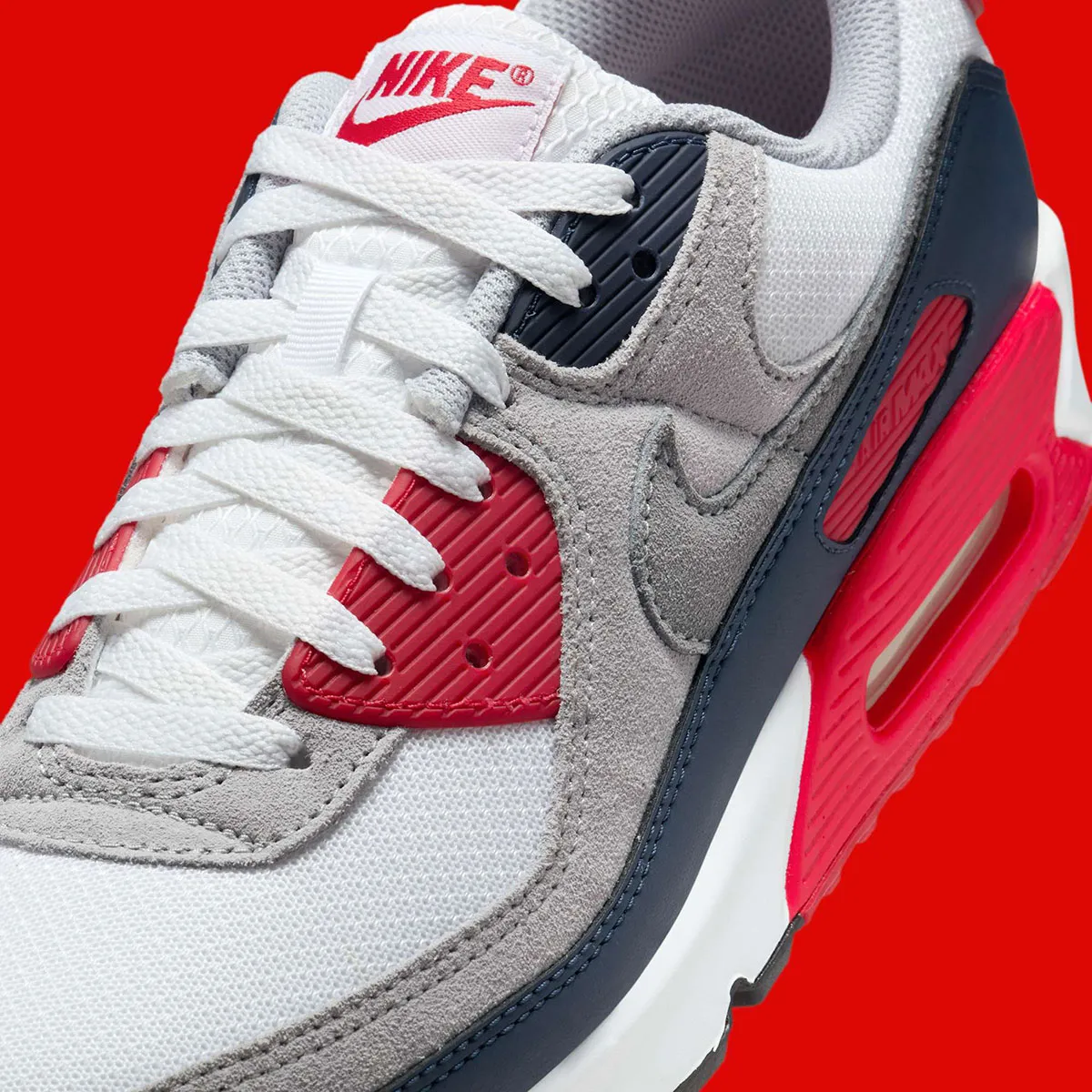 Nike Air Max 90 USA 6 La Nike Air Max 90 « USA » est de retour avec une touche patriotique pour l'été 2025 !