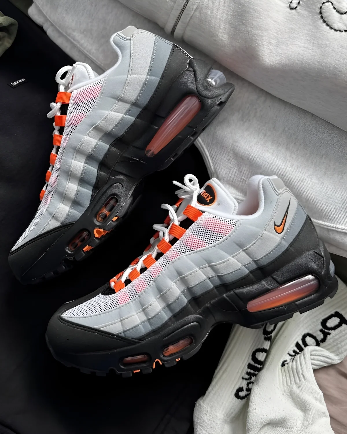 Nike Air Max 95 OG Bright Mandarin 1 La Nike Air Max 95 OG « Bright Mandarin » revient pour son 30e anniversaire à l'été 2025