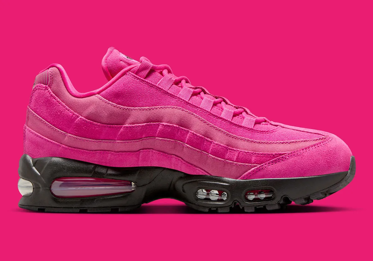 Nike Air Max 95 OG Fireberry 3 La Nike Air Max 95 OG « Fireberry » arrive cet automne avec une teinte rose incandescente