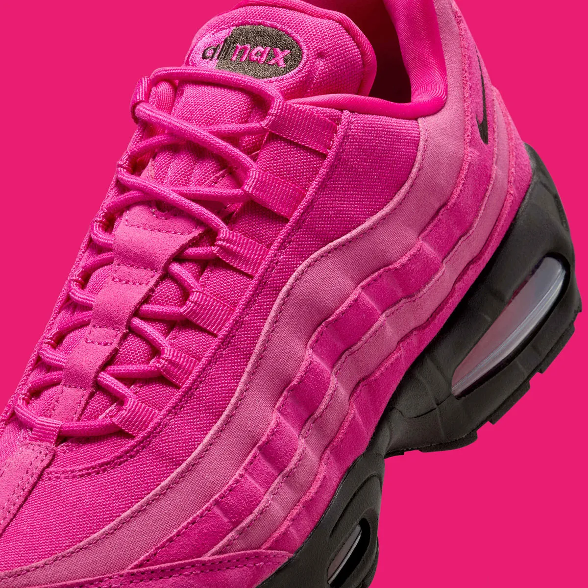 Nike Air Max 95 OG Fireberry 6 La Nike Air Max 95 OG « Fireberry » arrive cet automne avec une teinte rose incandescente