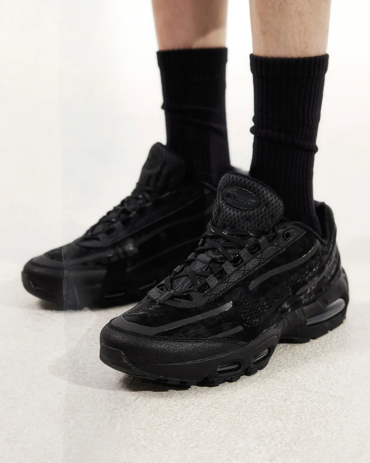 Nike Air Max 95 x Worksout 2 Les premières images de la collaboration Worksout x Nike Air Max 95 ont été dévoilées, ainsi que la date de sortie
