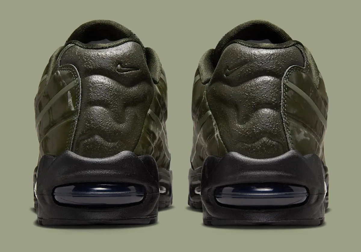 Nike Air Max 95 x Worksout 9 Les premières images de la collaboration Worksout x Nike Air Max 95 ont été dévoilées, ainsi que la date de sortie