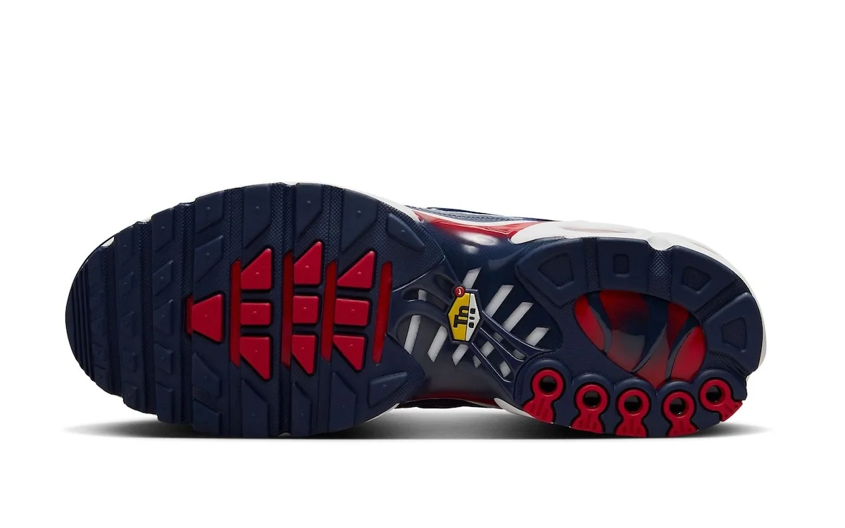 Nike Air Max Plus Eclair 2025 6 La Nike Air Max Plus « Éclair » revient en 2025 avec son design original