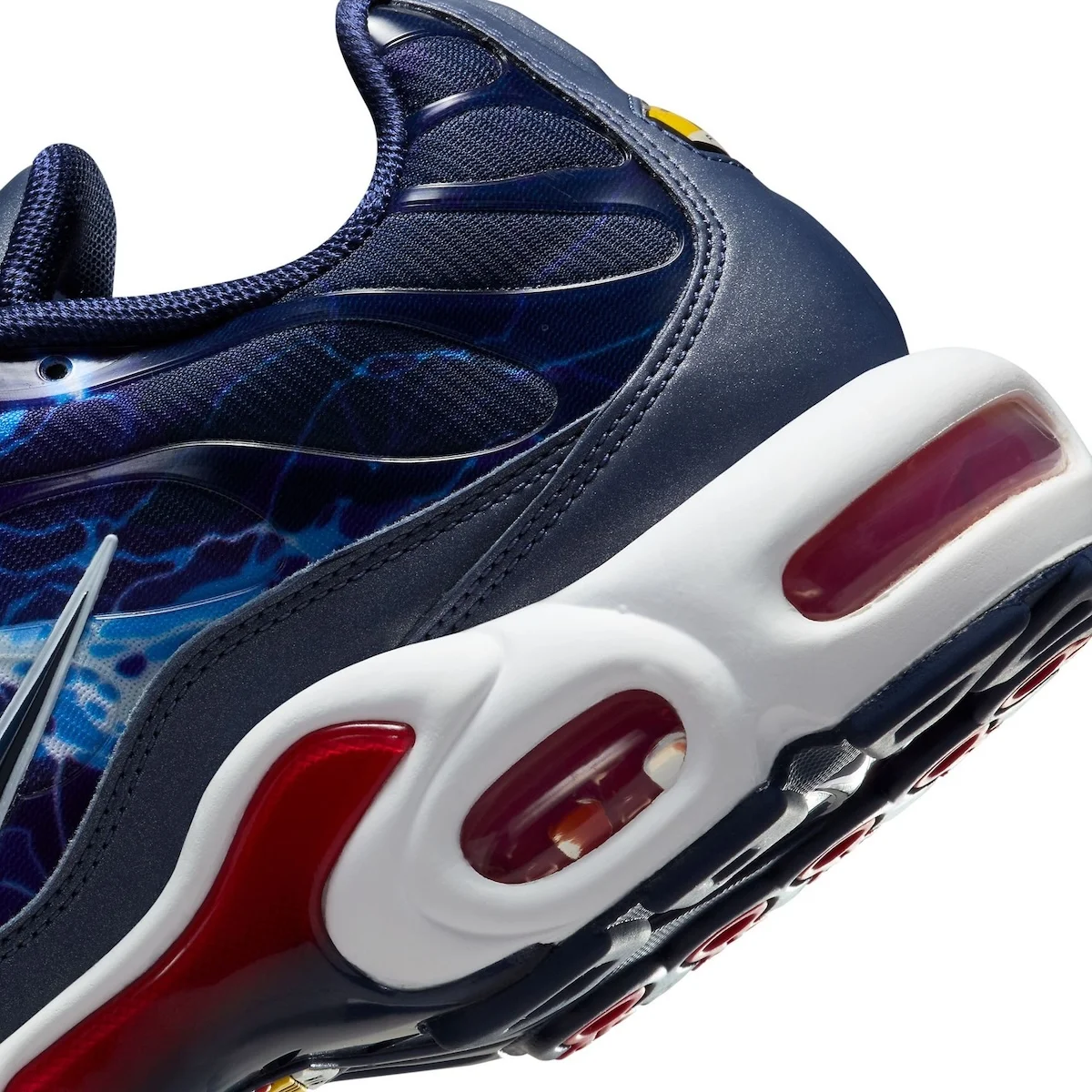 Nike Air Max Plus Eclair 2025 8 La Nike Air Max Plus « Éclair » revient en 2025 avec son design original