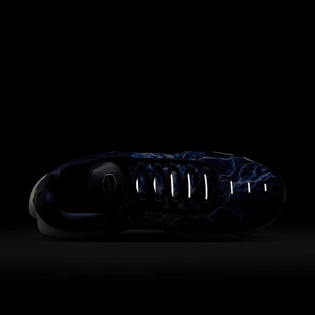 Nike Air Max Plus Eclair 2025 9 La Nike Air Max Plus « Éclair » revient en 2025 avec son design original