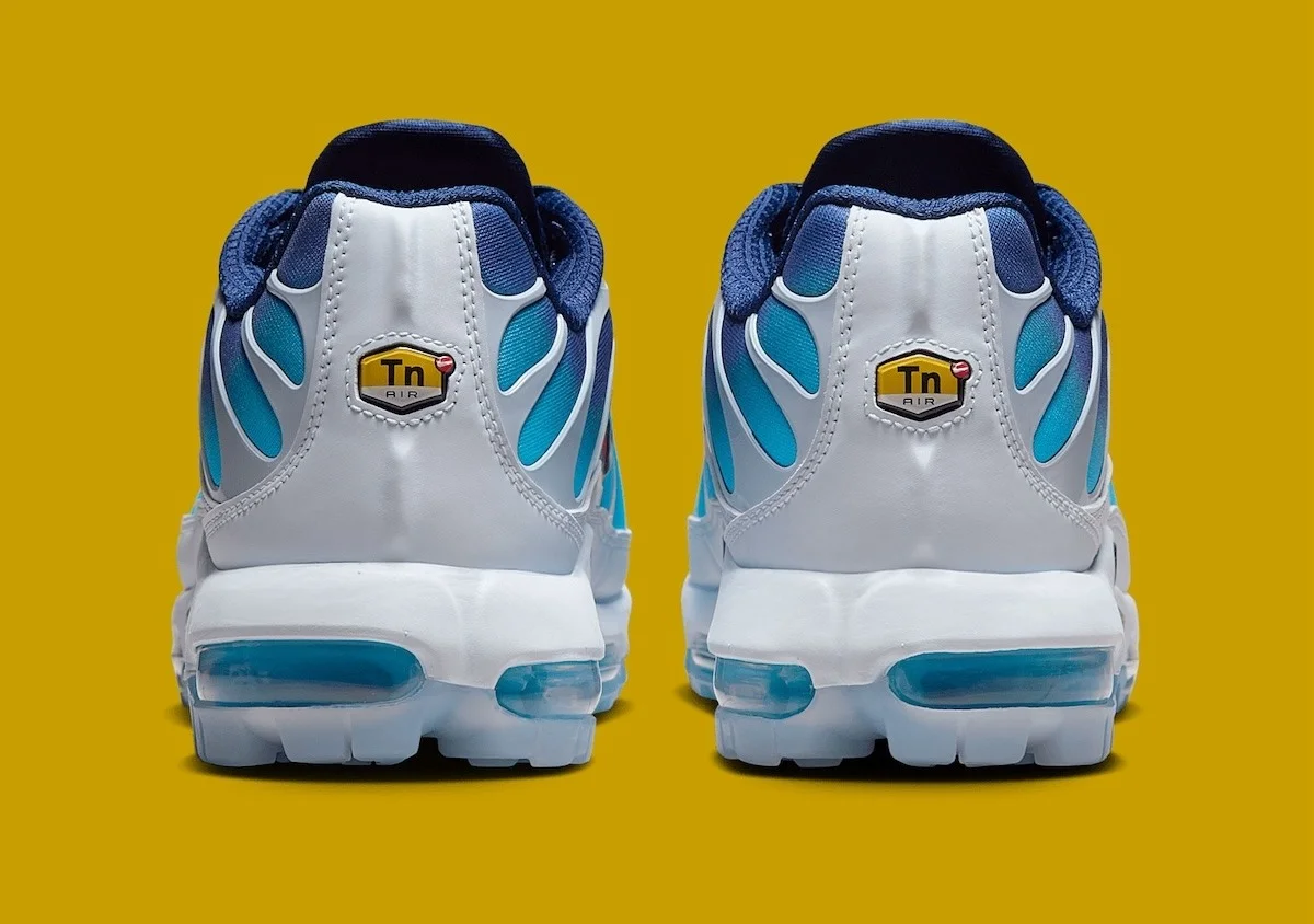 Nike Air Max Plus Golf PGA 2025 4 La Nike Air Max Plus Golf « PGA 2025 » vous fera vivre l'excitation de la course automobile sur le green