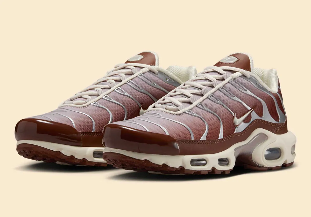 Nike Air Max Plus Light Orewood Brown Dark Pony 0 La Nike Air Max Plus « Light Orewood Brown » arrivera à l'été 2025