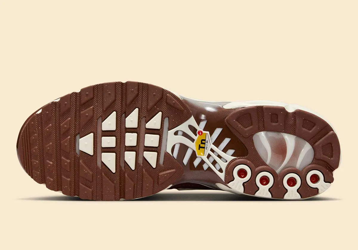 Nike Air Max Plus Light Orewood Brown Dark Pony 7 La Nike Air Max Plus « Light Orewood Brown » arrivera à l'été 2025