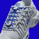 Nike Air Max Plus Racer Blue 5 La Nike Air Max Plus « Racer Blue » revient avec un logo Tuned Air surdimensionné