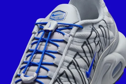 La Nike Air Max Plus « Racer Blue » revient avec un logo Tuned Air surdimensionné