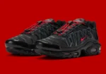 La Nike Air Max Plus « Tuned » arbore un logo surdimensionné sur l'empeigne