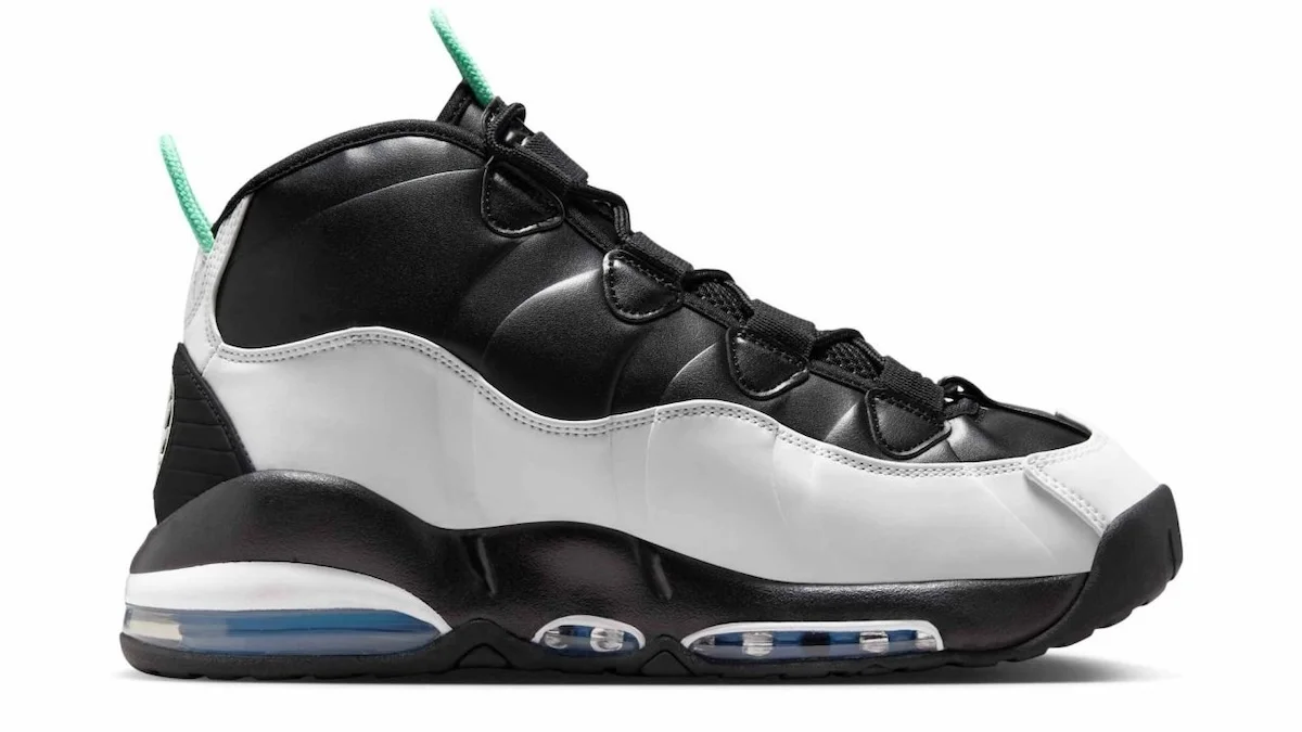 Nike Air More Uptempo 95 NY vs NY 2 La Nike Air More Uptempo 95 « NY vs. NY » débarquera cet été avec son style streetball