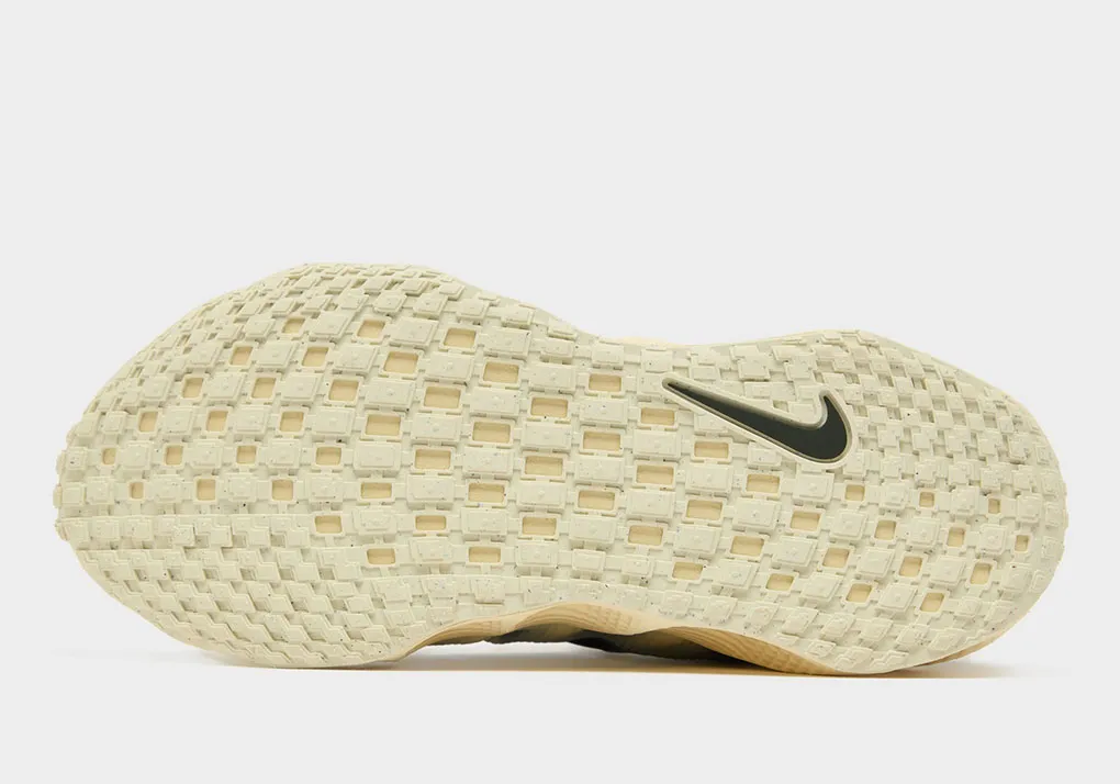 Nike Ava Rover 4 Avec la Nike Ava Rover, le géant américain se positionne pour concurrencer Salomon sur le créneau du gorpcore