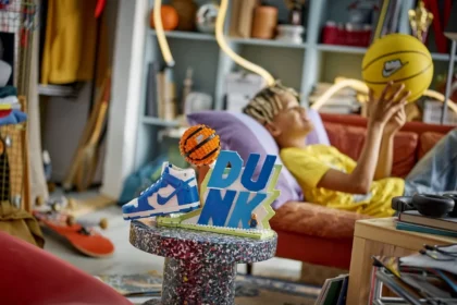 La collection Nike Dunk x LEGO transforme la basket en terrain de jeu créatif