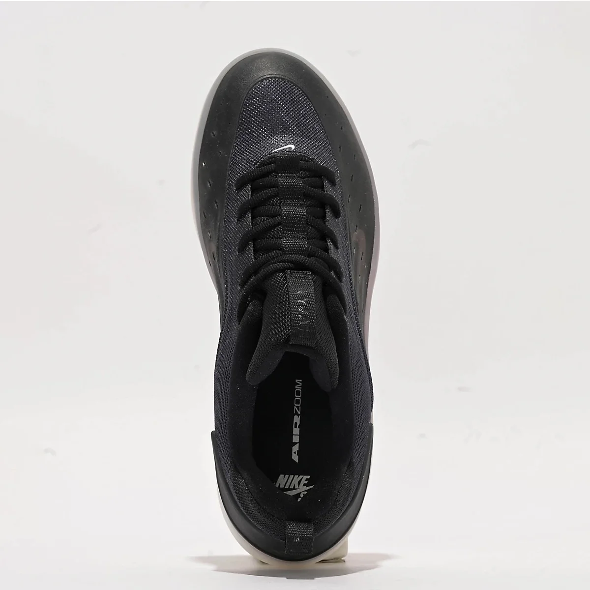 Nike SB Nyjah 4 3 Les premières images de la Nike SB Nyjah 4 de Nyjah Huston dévoilées