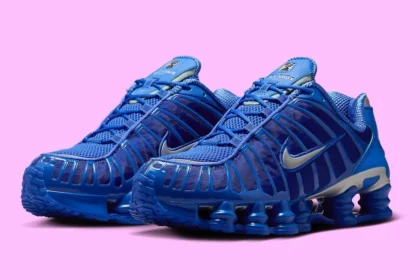 Pour l'automne, la Nike Shox TL « Hyper Royal » revient avec de superbes accents argent métallisé