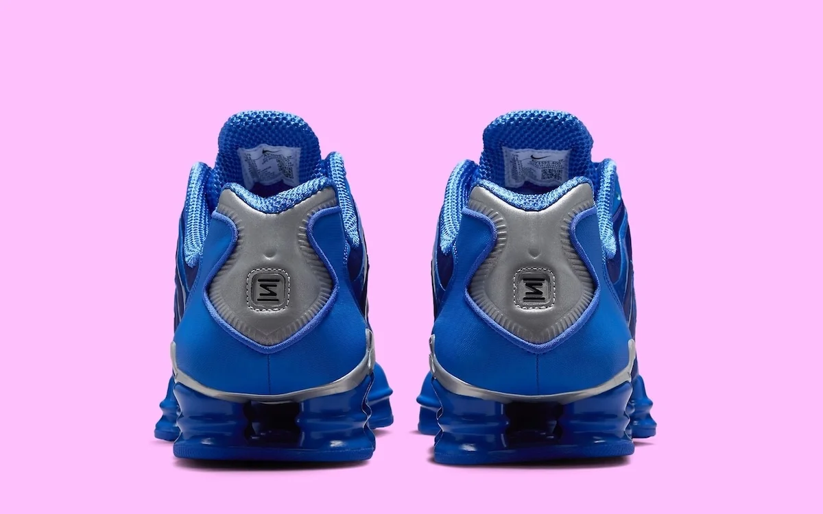 Nike Shox TL Hyper Royal 3 Pour l'automne, la Nike Shox TL « Hyper Royal » revient avec de superbes accents argent métallisé