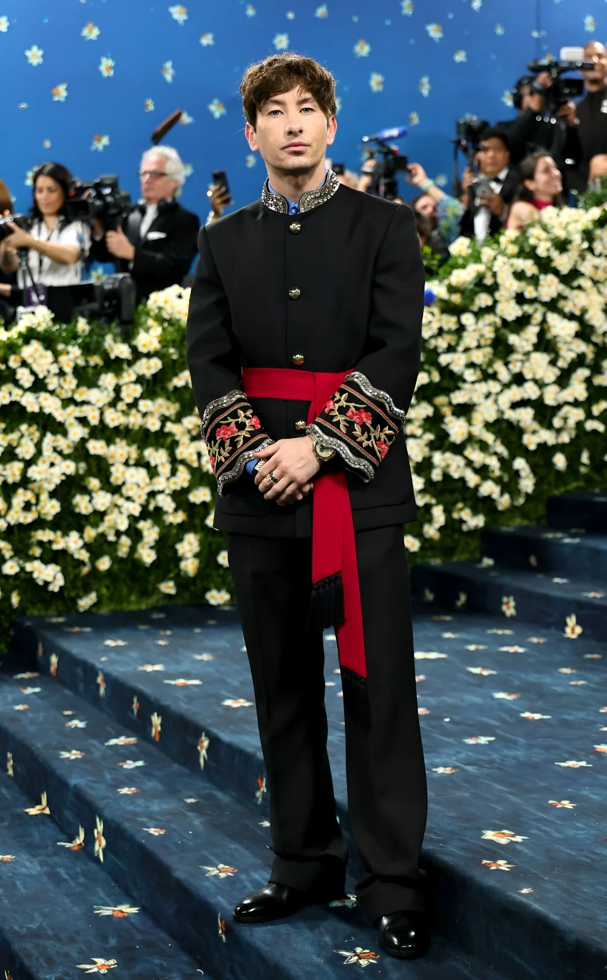 OMEGA Met Gala 2025 Barry Keoghan Les montres OMEGA brillent lors du Met Gala 2025