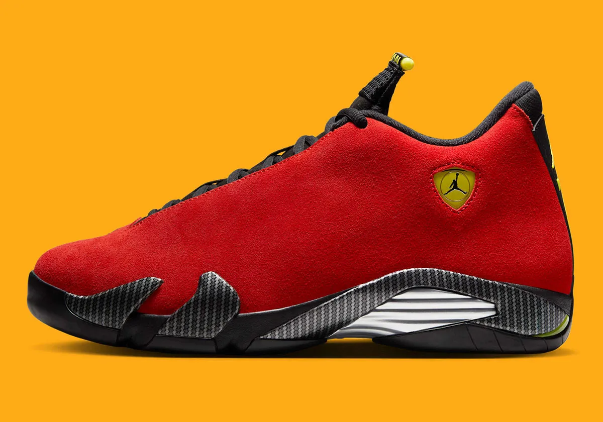 Official Images Of The Air Jordan 14 Ferrari 2 Les images officielles de la Air Jordan 14 « Ferrari » dévoilées