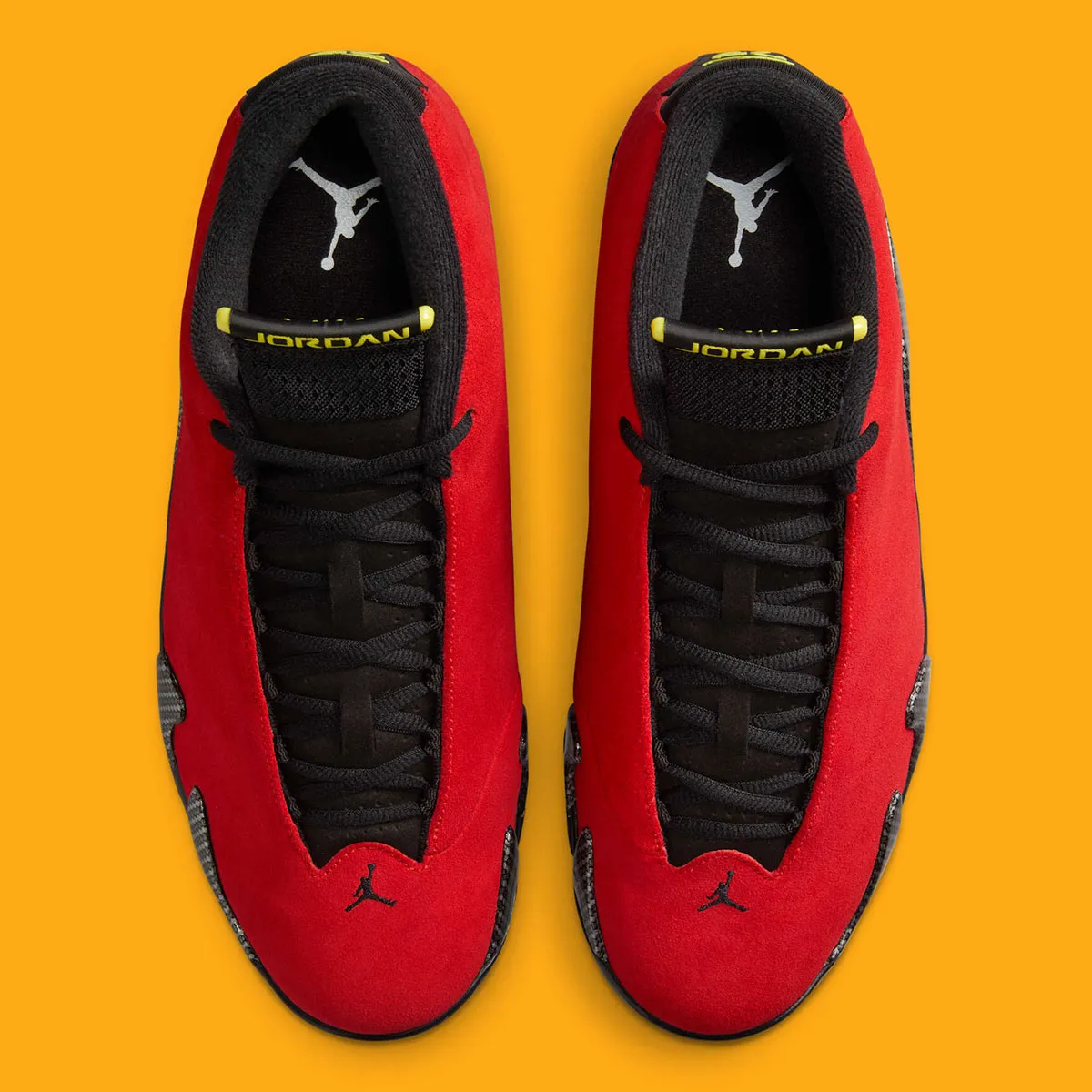 Official Images Of The Air Jordan 14 Ferrari 4 Les images officielles de la Air Jordan 14 « Ferrari » dévoilées