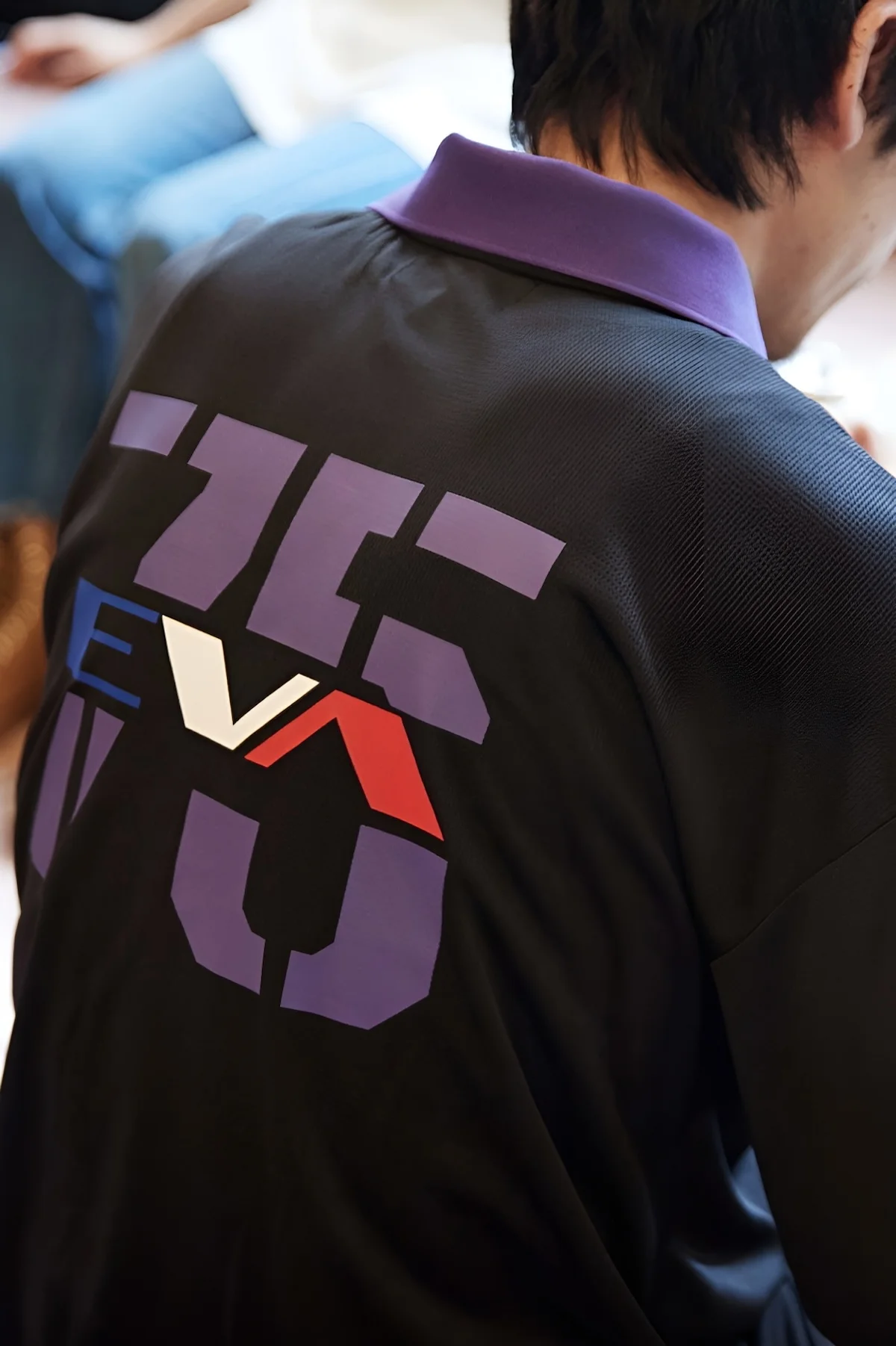 Paris Saint Germain x Evangelion 3 Le Paris Saint-Germain lance une collection capsule en collaboration avec l'anime culte Evangelion