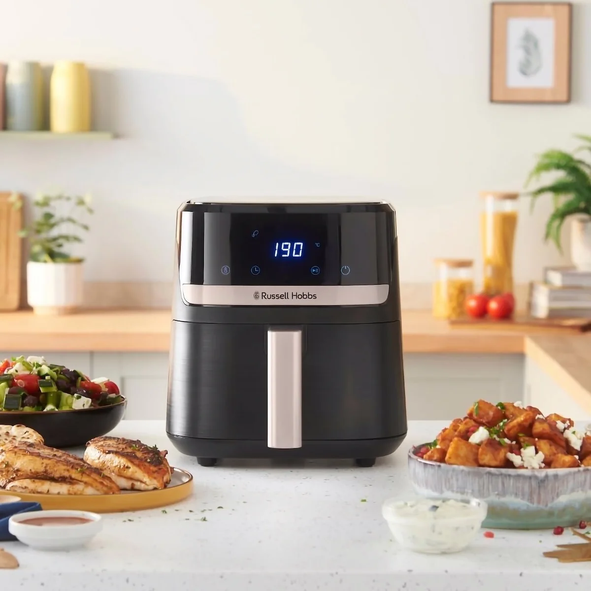 Russell Hobbs Air Fryer Rapid Air 1 Ce modèle Russell Hobbs SatisFry Air Fryer Rapid Air 4,3 L ultra compact affiche une réduction spectaculaire de 33 % sur Amazon