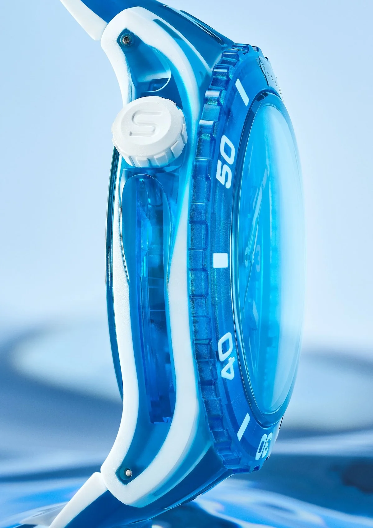 Swatch SCUBAQUA 5 Swatch SCUBAQUA, une ode aux profondeurs océaniques