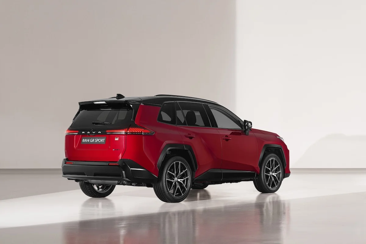Toyota RAV4 Sport 1 La nouvelle Toyota RAV4 2025 débarque avec une technologie hybride plus performante