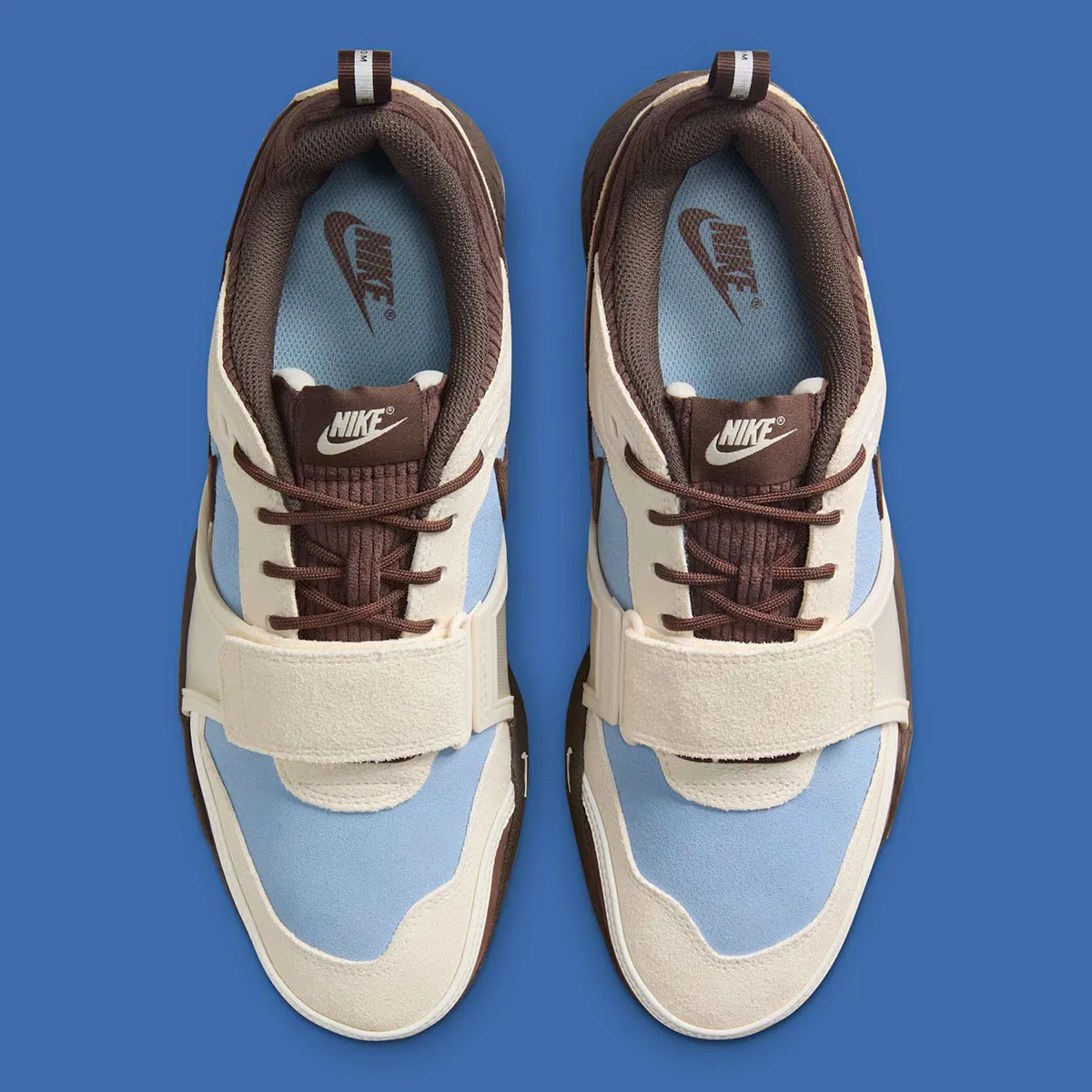 Travis Scott x Nike Zoom Field Jaxx Leche Blue 2 La Travis Scott x Nike Zoom Field Jaxx « Leche Blue » est désormais disponible !